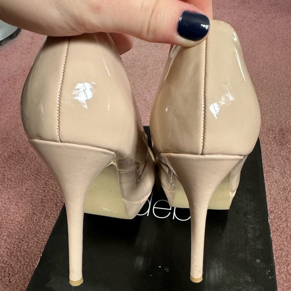 Nude colored heels - Picture 5 of 8